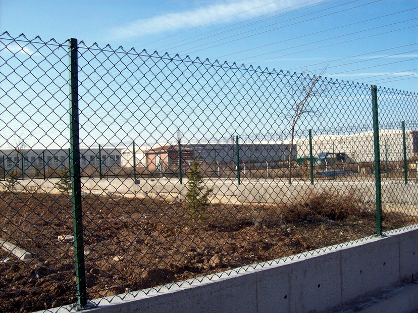 Düz Boru Direkli Tel Çit